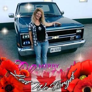 Meet your Posher, Laurie